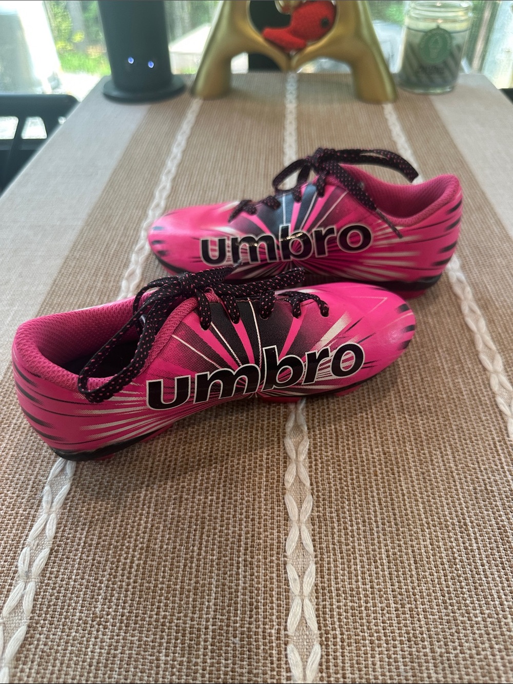 Umbro Hot Pink and Black Youth Soccer Shoes